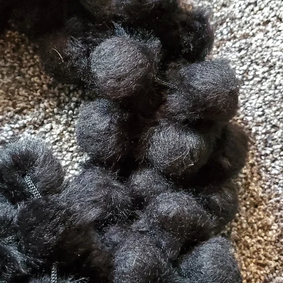 Marcus Adler Infinity Scarf - Picture 3 of 4